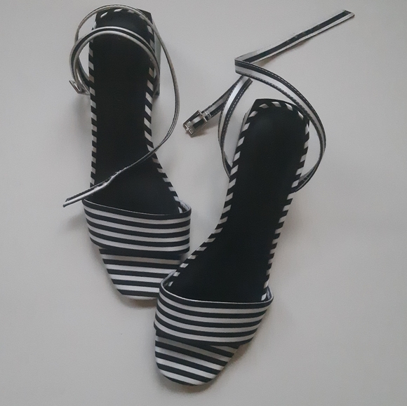 Sandals With Straps Low Block Heeled Square Toe - Picture 6 of 11